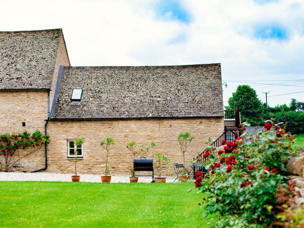 Hayloft At Newbarn Farm Villa Chipping Norton Exterior photo